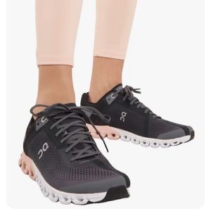 ON Cloudflow Running Shoes Sneakers in Rock Rose Size 8